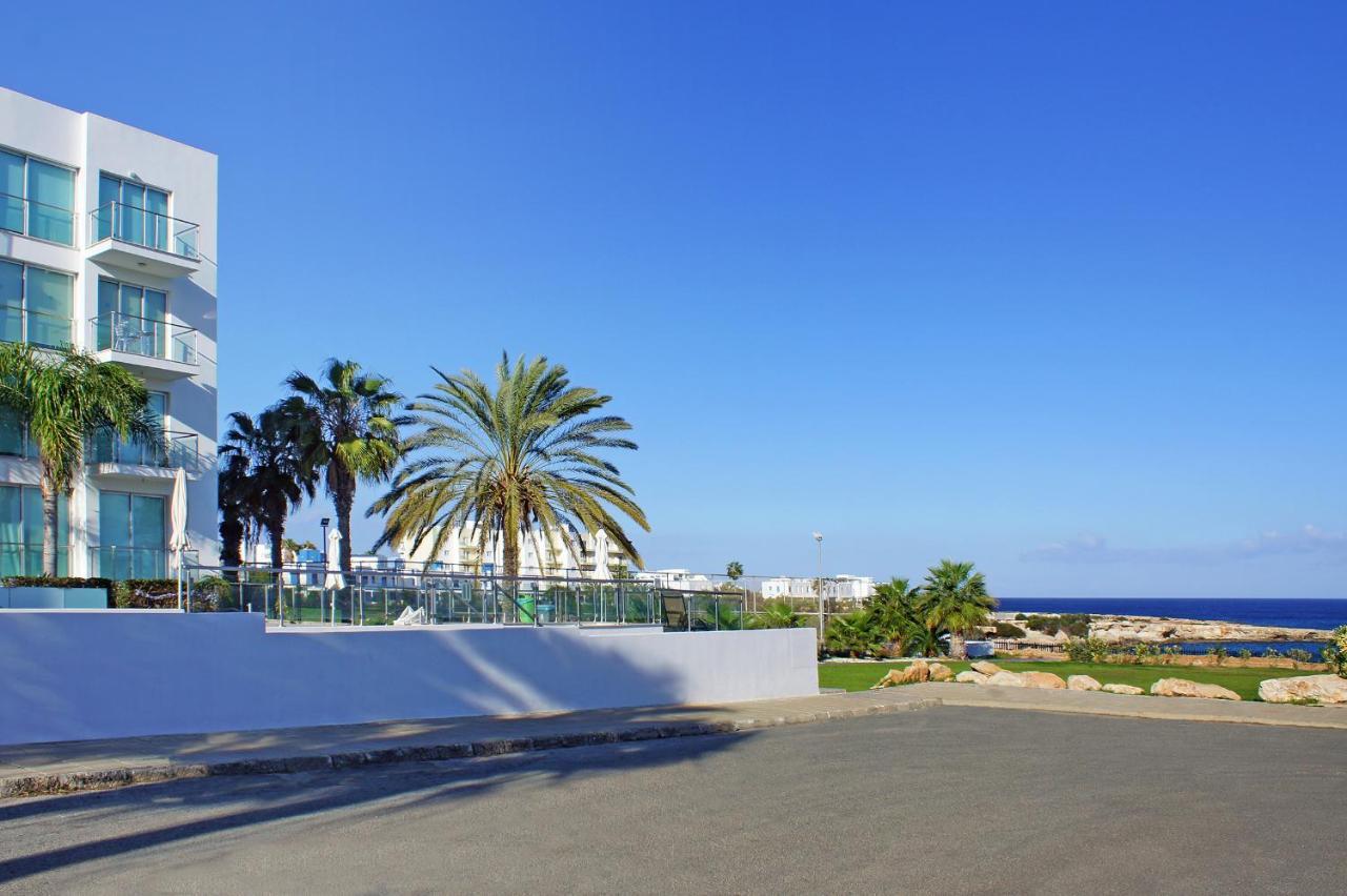 Calypso - Coralli Beachfront Apartment Protaras Bagian luar foto