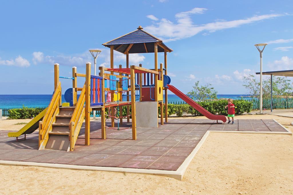 Calypso - Coralli Beachfront Apartment Protaras Bagian luar foto